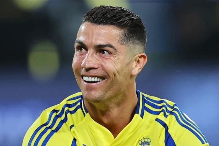 Ronaldo đình công vẫn 'bỏ túi' khoản tiền khổng lồ