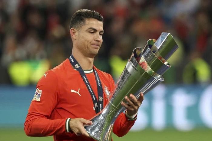 Ronaldo không còn 'bất khả xâm phạm' ở tuyển Bồ Đào Nha