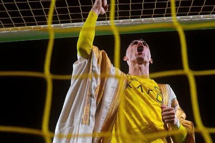 Ronaldo lập kỷ lục mới trong ngày Al-Nassr chiếm ngôi đầu bảng