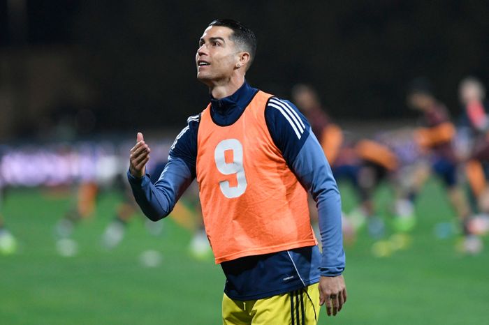 'Ronaldo phải tập gấp 20 lần để chạm tới đẳng cấp như Messi'