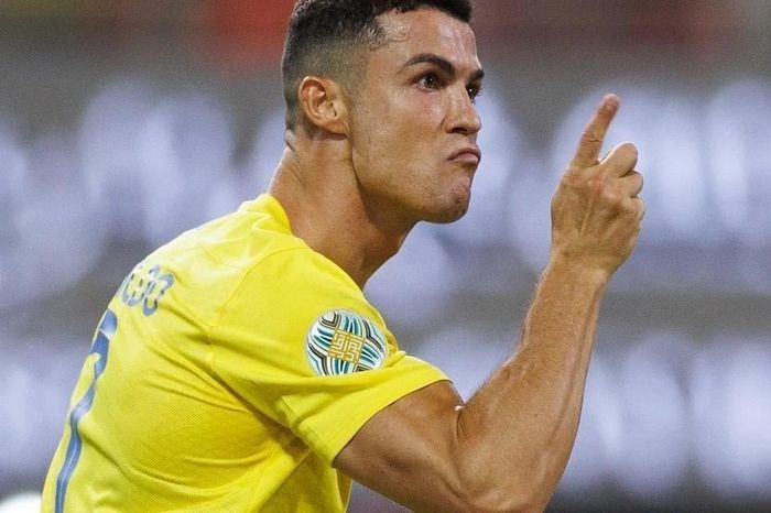 Ronaldo 'quay xe', ngừng đình công ở Al Nassr