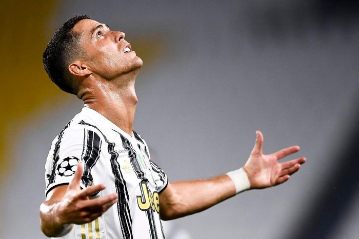 Ronaldo thắng kiện Juventus