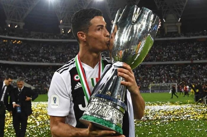 Ronaldo thắng lớn trước Juventus, bỏ túi tiền 'khủng'