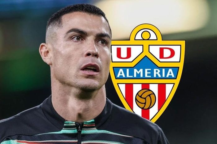 Ronaldo trở lại Tây Ban Nha để làm... ông chủ