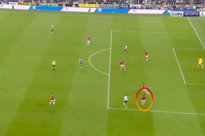 Sai lầm phòng ngự gây phẫn nộ của Malacia