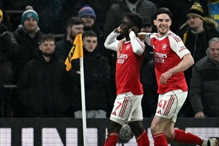 Saka rực sáng trong vai trò số 10 nhưng hàng thủ Arsenal gây thất vọng trước Wolves