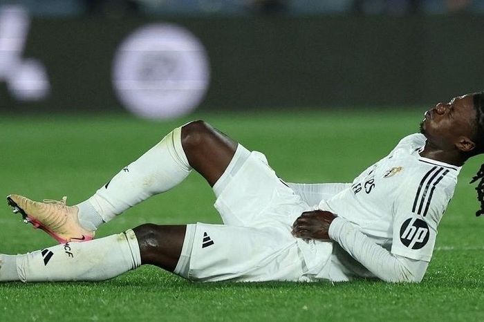 Sau Mbappe, thêm sao Real Madrid bị bác sĩ khám nhầm tai hại