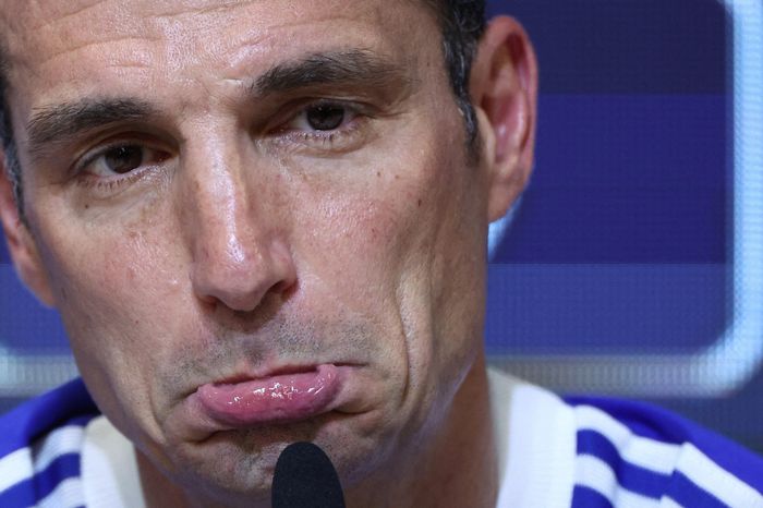 Scaloni tiếc nuối khi Italy lỡ World Cup: 'Argentina cũng đau lòng'