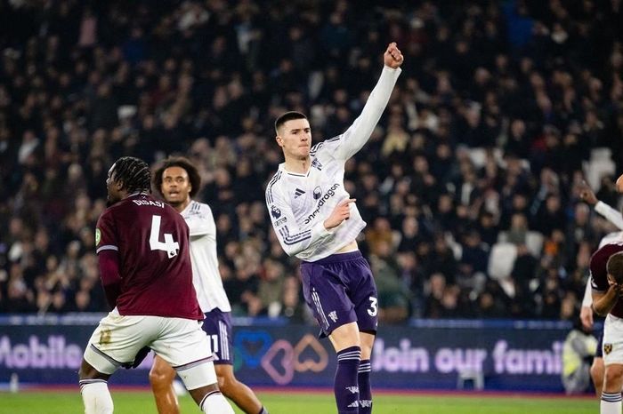Sesko ghi 5 bàn trong 6 trận cho MU, Carrick cần làm ngay điều này