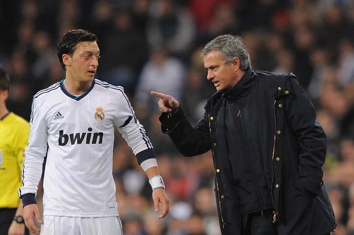 Tầm nhìn Jose Mourinho và nghệ thuật đánh thức những chiến binh từ bóng tối