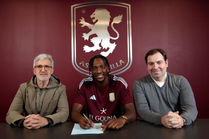 Tammy Abraham trở lại Aston Villa