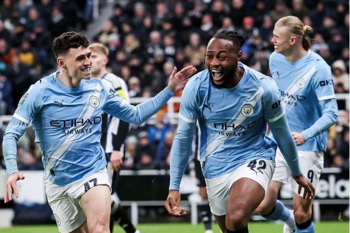 Tân binh Semenyo tỏa sáng, Man City đánh bại Newcastle