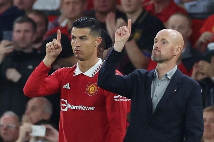 Ten Hag hối hận vì phũ với Ronaldo