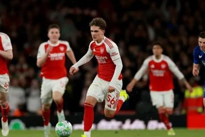 Thần đồng 16 tuổi của Arsenal phá kỷ lục Ngoại hạng Anh, giấc mơ lớn ở phía trước