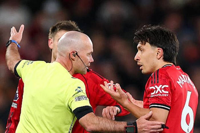 Thất bại lịch sử của Man Utd trước Leeds: Thẻ đỏ tranh cãi và cơn khủng hoảng hàng thủ