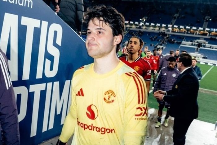 Thi đấu thăng hoa, thủ môn Senne Lammens được vinh danh