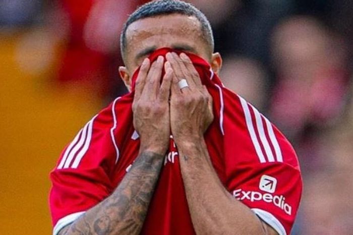 Thiago bật khóc