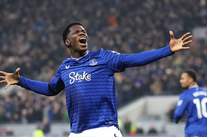 Thierno Barry tỏa sáng giúp Everton chia điểm kịch tính với Leeds United tại Goodison Park