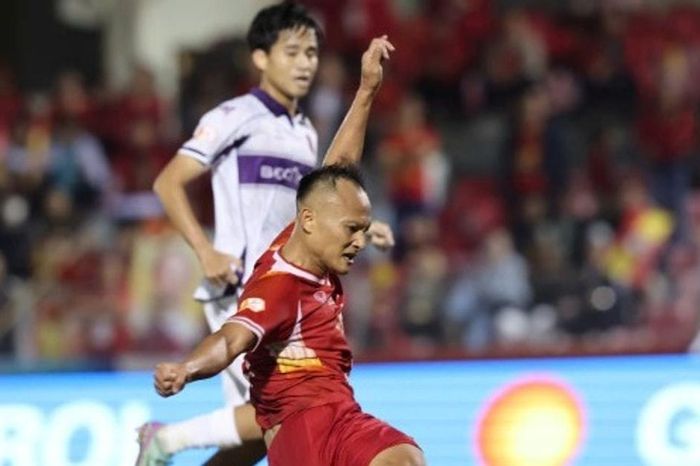 Thủ môn Minh Toàn rực sáng giúp Becamex TP.HCM cầm chân Hà Tĩnh tại vòng 12 V-League
