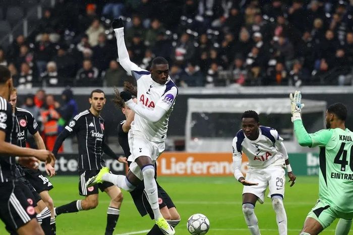 Tiền đạo vừa 'thoát chết' giúp Tottenham thẳng tiến ở Champions League