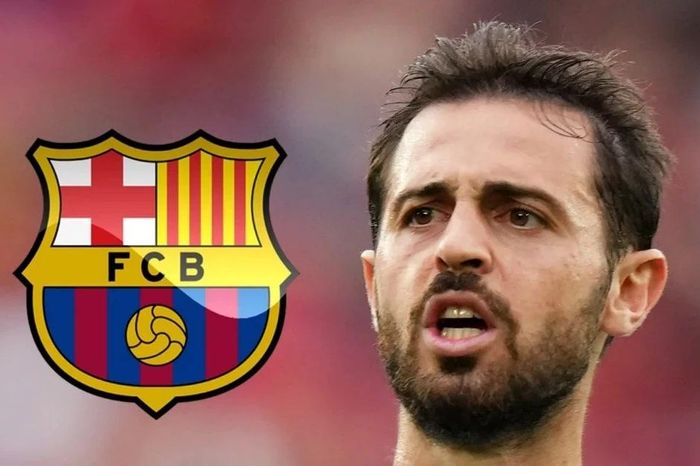 Tiền vệ ngôi sao Man City muốn sang Barca miễn phí