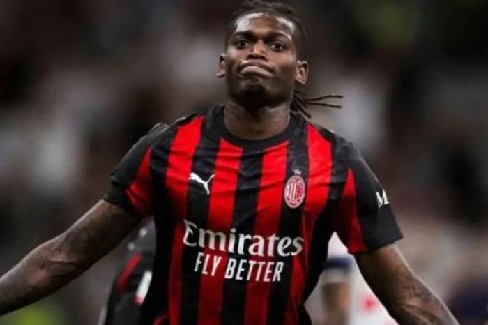 Tin chuyển nhượng 30/4: MU sẵn sàng đổi ngôi sao lấy Rafael Leao, Barca quyết đấu giành Julian Alvarez