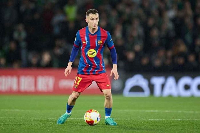 Tin chuyển nhượng bóng đá ngày 22.1: Man United nhắm Casadó, Barcelona chốt sao trẻ Ai Cập