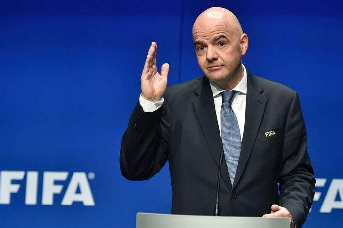 Tình thế buộc chủ tịch FIFA phải ủng hộ Vinicius hết mình