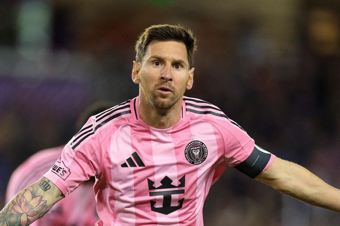 Toan tính của Messi khi mua CLB Cornella