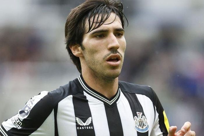 Tonali khiến MU, Arsenal dậy sóng