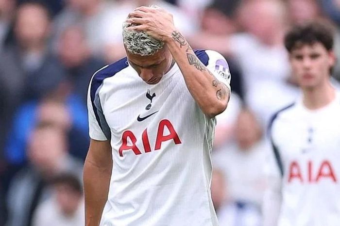 Tottenham bị dồn tới bờ vực xuống hạng