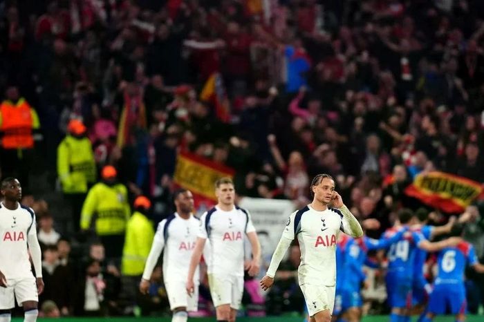 Tottenham cay đắng rời Champions League