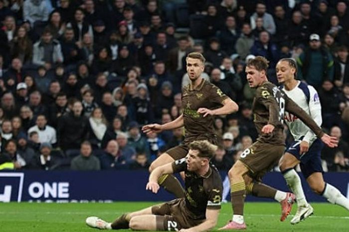 Tottenham đối mặt thảm họa xuống hạng sau nửa thế kỷ tại Ngoại hạng Anh