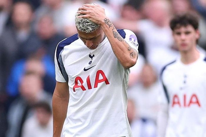 Tottenham rơi xuống đáy vực