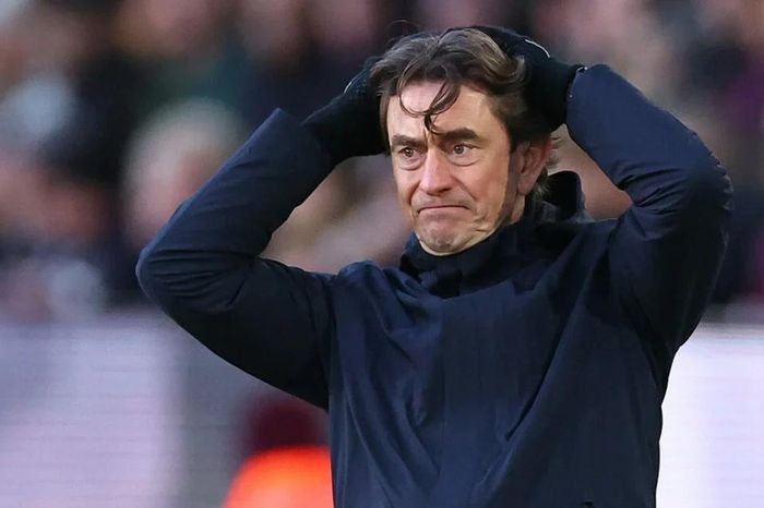 Tottenham sa thải ông Thomas Frank sau 8 tháng dẫn dắt