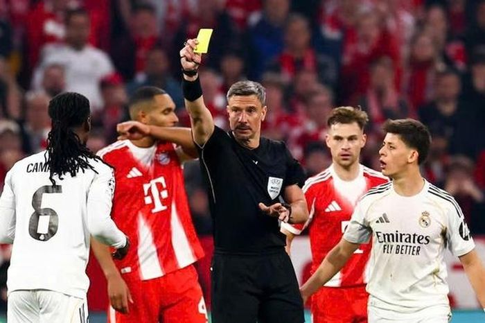 Tranh cãi trọng tài phủ bóng vòng tứ kết Champions League