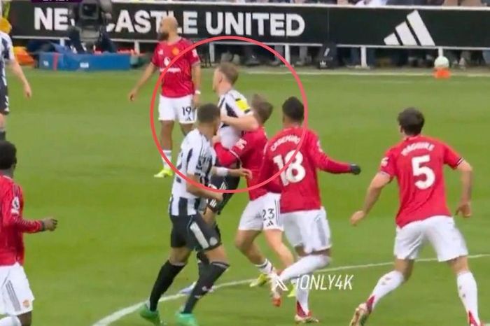 Trung vệ Newcastle gây phẫn nộ