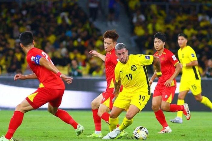Truyền thông Malaysia 'hiến kế' phá lưới tuyển Việt Nam tại Thiên Trường; Iran cấm các đội thể thao thi đấu tại quốc gia 'thù địch'