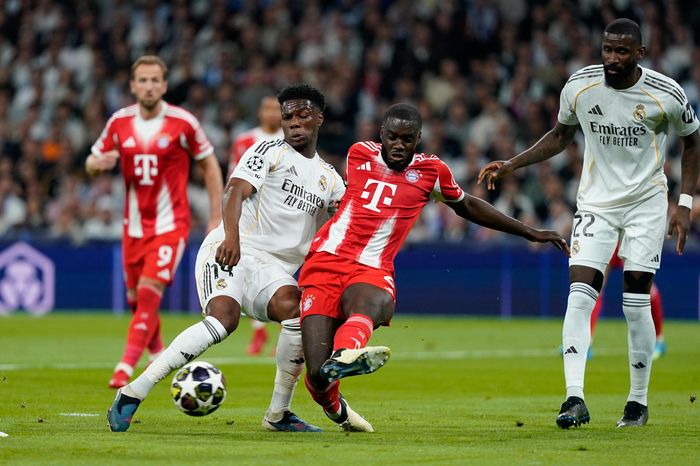 Upamecano là 'gã hề' trong chiến thắng của Bayern