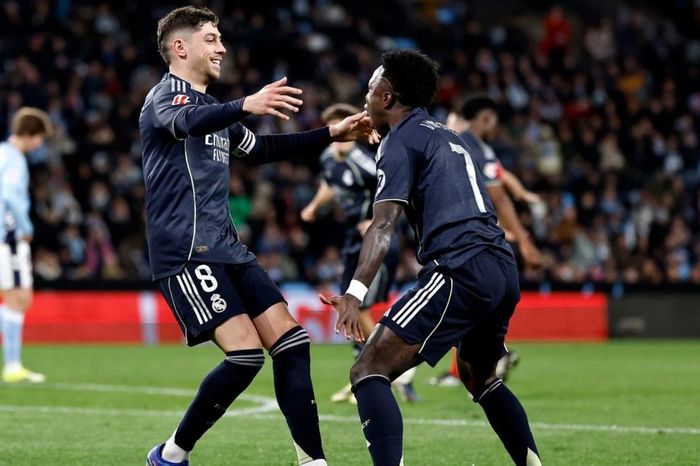 Valverde ghi bàn phút bù giờ, Real Madrid nuôi hy vọng đua vô địch La Liga