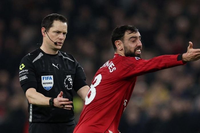 Vì sao MU chật vật thắng Everton?