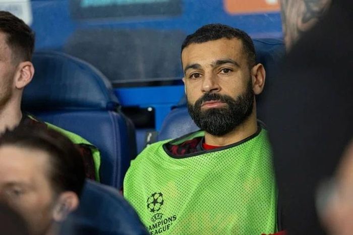 Vì sao Salah phải ngồi dự bị suốt trận thua PSG?