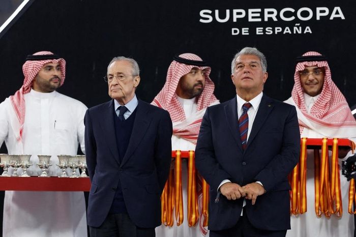 Vì sao Super League sụp đổ?