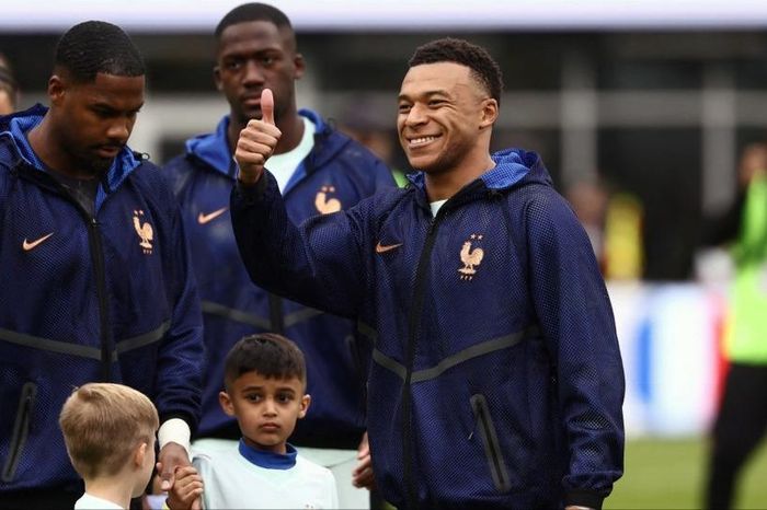 Vị trí số 1 thế giới của FIFA đổi chủ