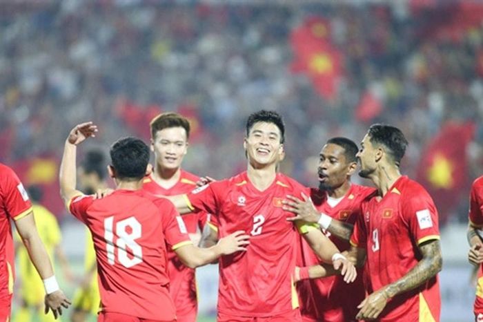 Việt Nam thắng Malaysia 3-1: Nguyễn Xuân Son tỏa sáng đưa đội nhà vào Asian Cup 2027