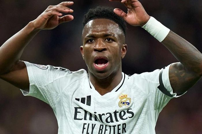 Vinicius làm dậy sóng Premier League