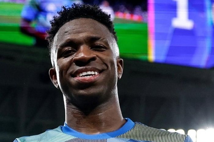 Vinicius làm sáng tỏ tương lai sau trận đấu chói sáng