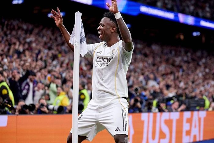 Vinícius thể hiện bản lĩnh, Real Madrid giành vé vào vòng 1/8