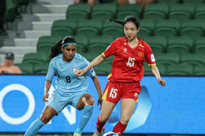 Vũ Thị Hoa kiến tạo phút bù giờ, tuyển nữ Việt Nam thắng nghẹt thở Ấn Độ