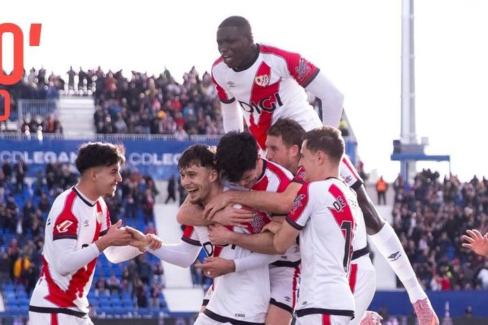 Vừa nhấn chìm Barca, Atletico nhận trận thua đau điếng